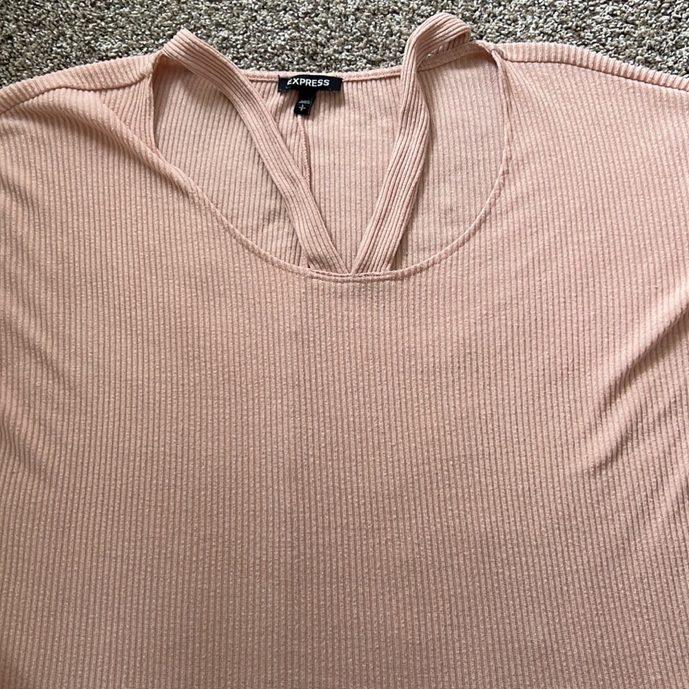 Express Cutout Top - Picture 6 of 8